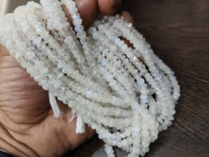 ลูกปัดหินมูนสโตนสีรุ้งธรรมชาติ5ถึง6มม. ลูกปัดแวววาวยาว8นิ้ว - Product Image 3