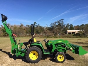 Tractor Compacto John Deere 3038E de 70HP con Tracción en las 4 Ruedas y Transmisión por Engranajes para Motor, Equipo Agrícola Multifuncional - Product Image 2