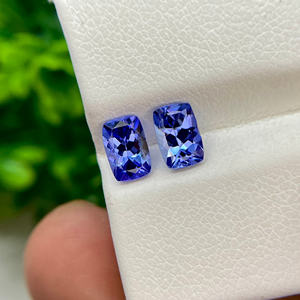 Vente en gros de pierres précieuses naturelles Tanzanite et Zoisite Coussin à facettes coupé en bleu Loupe pour la fabrication de bijoux - Product Image 5