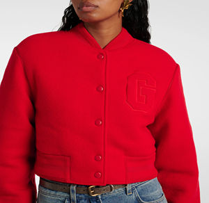 Veste en laine pour femme avec lettres brodées en rayures, manches courtes, vente en gros pour femmes - Product Image 2