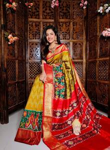 Tusser Soft Silk Sarees Avec Allover Digital Imprimé Avec Zari Border - Product Image 6