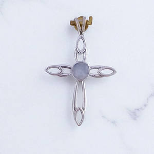 Colgante de Plata de Ley 925 con Piedra Lunar Arcoíris de Corte Redondo Brillante, Diseño de Cruz Hecho a Mano, Joyería Boho de Plata - Product Image 2