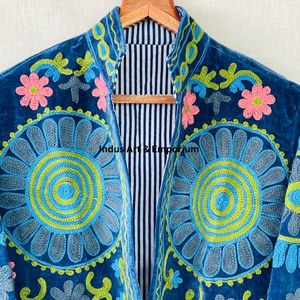 Veste en coton Suzani faite à la main en Inde, veste courte brodée à la main, veste unisexe, veste courte Suzani faite à la main - Product Image 3