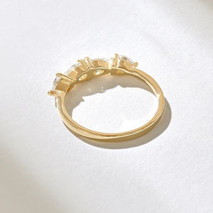 Bague en argent 925 personnalisable avec diamant moissanite, coupe poire, design intemporel pour fiançailles, mariage, anniversaire, fête pour femmes - Product Image 3