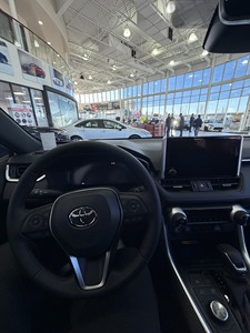 Toyota RAV4 XSE 2025 - Product Image 3