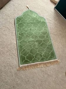 Tapis de prière en soie pliable élégant, léger, adapté aux voyages, tapis de prière musulman avec poignée de transport - Product Image 6
