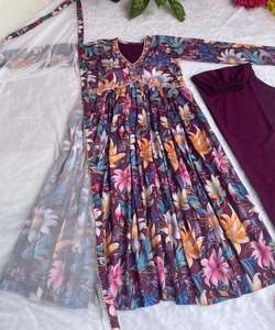 Chic élégant Fusion Salwar Kameez robe de style pakistanais moderne en tissu traditionnel pour les fêtes - Product Image 3