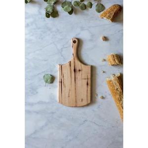 Tabla de cortar de madera con acabado a mano, perfecta para espacios de vida lentos, interiores naturales y cocinas minimalistas ecológicas - Product Image 4