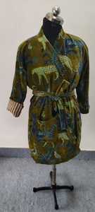 Túnica de terciopelo con estampado de jungla de luxurions, kimono unisex con estampado de animales, envoltura con cinturón, bata inspirada en Safari en felpa verde oliva - Product Image 5