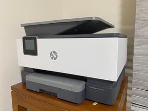 OfficeJet 9010e Duplicateur numérique tout-en-un duplex Wi-Fi professionnel pour bureau - Product Image 3