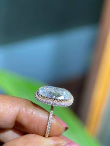 Anillo de Diamante Moissanite de Lujo Personalizado de Alta Calidad, Oro Sólido de 14K y 18K, Joyería de Compromiso y Boda Disponible a un Precio Accesible - Product Image 5