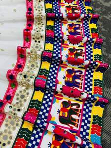 Detalles de Lehengha Tela Foux gorgette Secuencia de trabajo con Chainstich trabajo con espejo real - Product Image 2