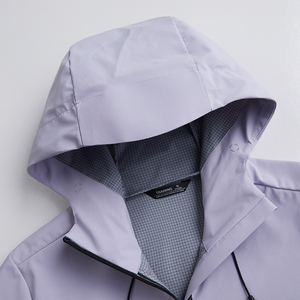 Chaqueta de lluvia de concha dura de una sola capa con logotipo personalizado Unisex para exteriores, chaqueta cortavientos impermeable de Color claro para montar, impermeable con capucha - Product Image 4