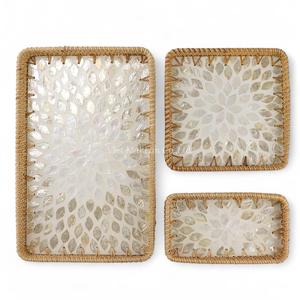 Plateau en nacre naturelle de style bohème fait à la main en gros avec un design en rotin flexible pour la cuisine, la salle à manger et le service - Product Image 1