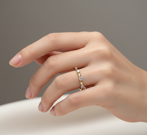 Elegante Anillo de Oro con Múltiples Piedras, Delicado Regalo de Aniversario para Mujer - Product Image 3