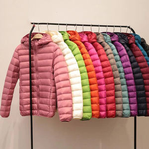 Veste matelassée légère pour femme, coupe ajustée, hiver, chaude, respirante, pliable, avec capuche, doublure en nylon imprimé, rembourrage en polyester - Product Image 5