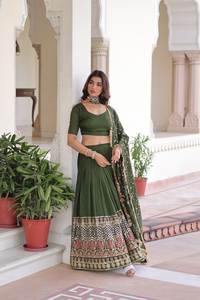 Ensemble Lehenga en soie Vichitra élégante de couleur marron avec des paillettes et des broderies au fil, avec un dupatta en dentelle de créateur - Product Image 4