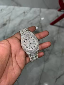 Montre en diamant Moissanite de qualité supérieure pour hommes Montre bling entièrement glacée avec bracelet en acier inoxydable et design Hip Hop de luxe - Product Image 4