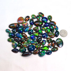 Atractivo Ópalo Negro Etíope, Piedra Preciosa Brillante con Destellos Arcoíris, Ópalo Negro Suelto, Pulido y Liso, Regalo para Ella - Product Image 1