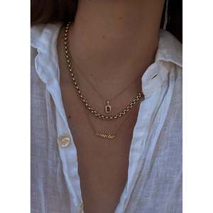 Collier avec plaque nominative Dear Kaia et pendentifs charmants - Product Image 5
