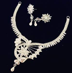 24K Plaqué Or Vintage Dubai Ensemble de Bijoux Boucles d'Oreilles Bracelets Peignes Broches avec Cuivre & Diamant Bijoux de Mode Allemagne Bulgarie - Product Image 2