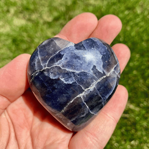 Vente en gros Iolite Puffy Heart Natural Crystal Gemstone Harmony Reiki Stone Poli Style Feng Shui pour la décoration intérieure et les cadeaux - Product Image 4