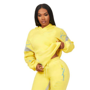 OEM Fabrication sur mesure 2025 Survêtement confortable à empiler pour femmes, ensemble deux pièces à motif solide et à la mode, hauts courts pour la relaxation - Product Image 4