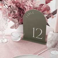 Support de numéro de table rectangulaire en acrylique personnalisable à prix de gros, avec lettres 3D, design moderne et simple pour la décoration de mariages
