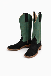 Daim de qualité supérieure avec tige en cuir brodé, semelle durable et design de cowboy classique. Élégant, confortable, longue durée. - Product Image 2