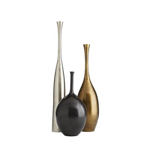 Jarrón de cuello largo con acabado plateado de lujo, soporte de flores decorativo hecho a mano, Ideal para centros de mesa de boda y estilo de eventos - Product Image 6