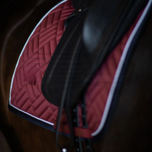 Almohadilla de sillín de doma de tela de satén de estilo inglés personalizada forro de polialgodón suave relleno de poliéster equipo de equitación de color sólido - Product Image 3