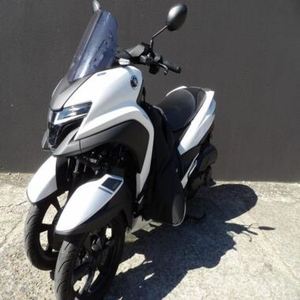 Scooter Sportif Adulte Tricity 125 CVT V-Belt Euro 5 125cc d'Occasion de Qualité Supérieure, Modèle 2024, avec 2 Ans de Garantie Disponible à la Vente - Product Image 1