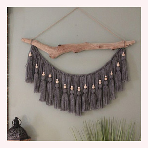 Tenture murale en fil tissé à la main Décoration intérieure texturée douce avec une palette de couleurs grise et blanche chic, minimaliste - Product Image 3