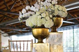 Vase à fleurs de décoration d'intérieur haut de gamme, vase à fleurs en métal poli en laiton, nouveau design moderne, argent personnalisé, haute qualité - Product Image 3