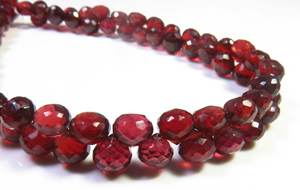 Perles de grenat rouge naturel du Mozambique, forme oignon, 6 mm, 9 pouces, pierres précieuses africaines en grenat, facettées, en forme de briolette, pour la fabrication de bijoux - Product Image 3