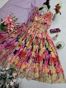 Conjunto de Vestido Anarkali Elegante con Estampado Floral Unity Luxure, Cuello en V, Dupatta Bordada, Tela Georgette Transpirable para Fiestas de Verano - Product Image 5