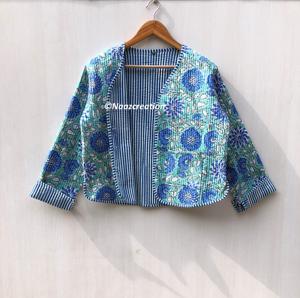 Vestes bohèmes florales matelassées faites à la main, style floral en coton, veste manteau automne hiver, streetwear réversible, cadeau pour elle - Product Image 1