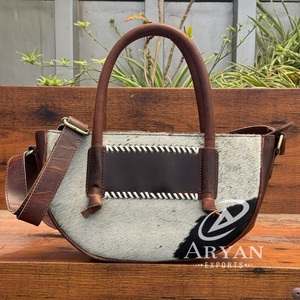Bolso de Mano de Media Luna para Mujer, Bandolera de Cuero de Vaca, Estilo Rústico Occidental, Cosido a Mano, Correa Ajustable - Product Image 1
