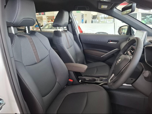 Voiture d'occasion de qualité à prix abordable, Toyota Corolla 1.8 XR Hybride Automatique 2026, conduite à droite - Product Image 6