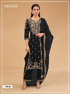 Costume élégant Salwar de créateur avec broderie complexe et paillettes parfait choix de tenue ethnique pour les fêtes et les mariages - Product Image 2