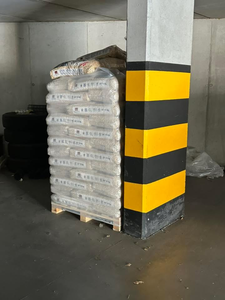 Pellets de madera de primera calidad de 6mm-8mm, clase EN Plus A1 A2, pellets de madera europeos en bolsas de 15kg, precios económicos. - Product Image 4