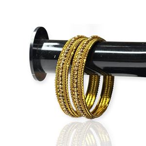 Elegante Juego de Brazaletes Geométricos Delgados con Perlas y Detalles Dorados, con Artesanía India Clásica, para Bodas y Fiestas Étnicas - Product Image 1