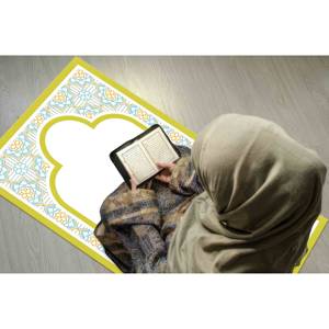 Alfombra de Oración Islámica Amarilla: Elegante Alfombra de Adoración para Mezquita, con Pelo Suave - Product Image 1