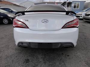 Precio bajo Hyundai Genesis Coupé 3 2016. Auto usado de 8 L en venta - Product Image 5