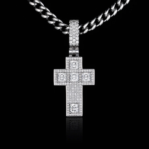 Pendentif personnalisé moderne hip-hop serti de CZ plaqué or en alliage - Product Image 1