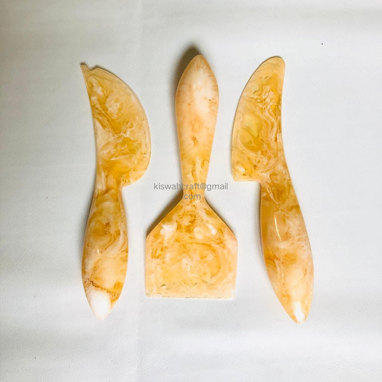 สีเหลือง