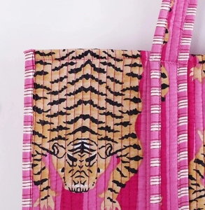 Bolso de compras de algodón rosa hecho a mano con estampado de tigre indio, bolso de hombro acolchado con estampado de bloque de mano, accesorio de moda - Product Image 4