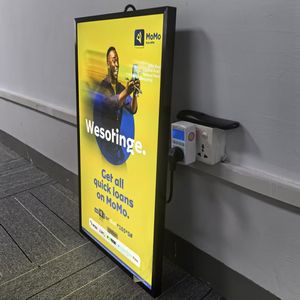 2025 Tendance Ultra Mince Ultra Léger Signalisation Numérique et Affichage Lecteur de Publicité Kiosque Mural - Product Image 3