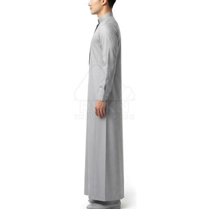 Thobe classique saoudien au look moderne, décontracté, léger, respirant, en coton, coupe ajustée, manches longues, design simple avec boutons sur le devant - Product Image 3
