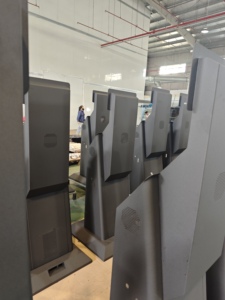 Carcasa de acero para quiosco OEM ODM de fabricación personalizada, carcasa de terminal con recubrimiento en polvo con ventilación y ranura para pantalla de Vietnam - Product Image 5